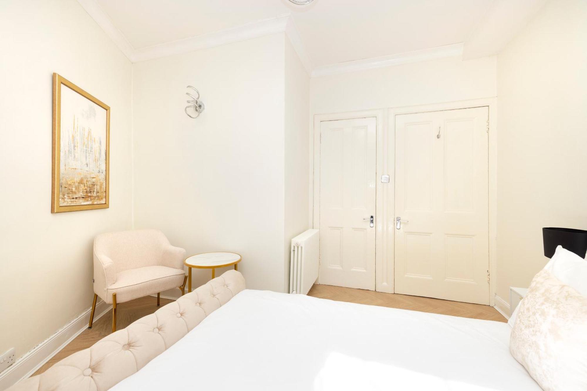 Ferienwohnung Joivy Modern Flat In City Centre - For Up To 3 Guests Edinburgh Exterior foto